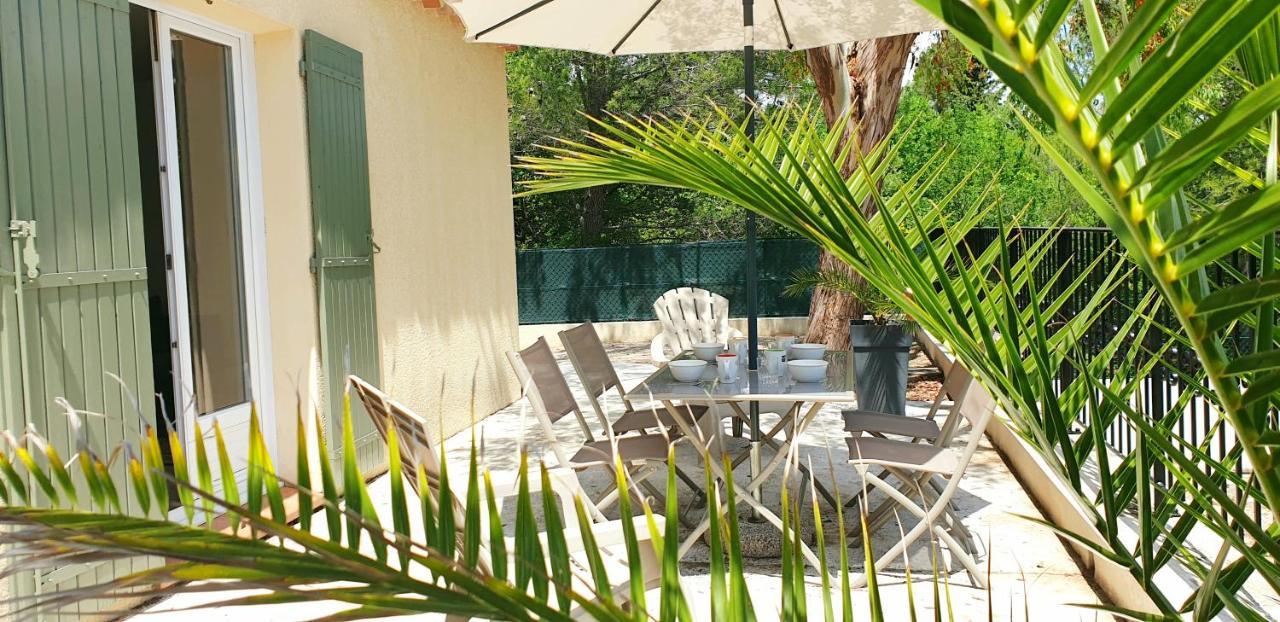 Une Maison En Provence Pierrevert Esterno foto